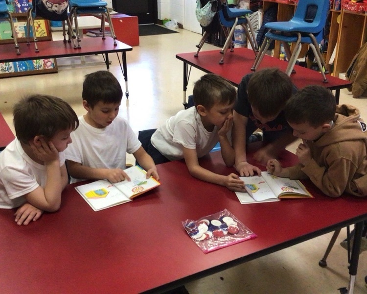 kindergarten boys reading 